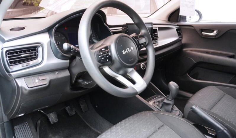 
								Kia Rio full									