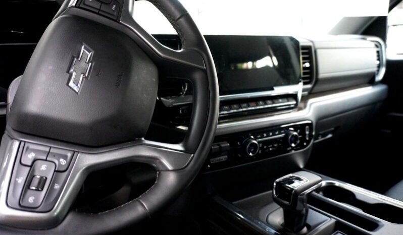 
								Chevrolet SILVERADO full									