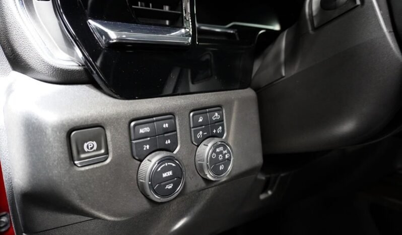 
								Chevrolet SILVERADO full									