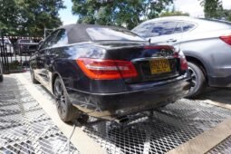 
										Mercedes-Benz E200 full									