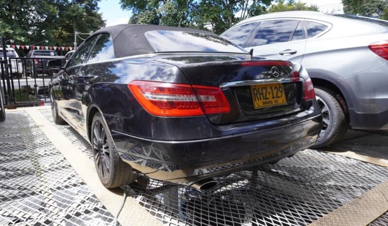 
								Mercedes-Benz E200 full									
