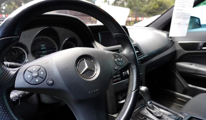 
								Mercedes-Benz E200 full									