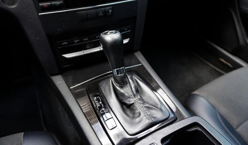 
								Mercedes-Benz E200 full									