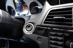 
										Mercedes-Benz E200 full									