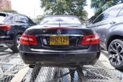 
										Mercedes-Benz E200 full									