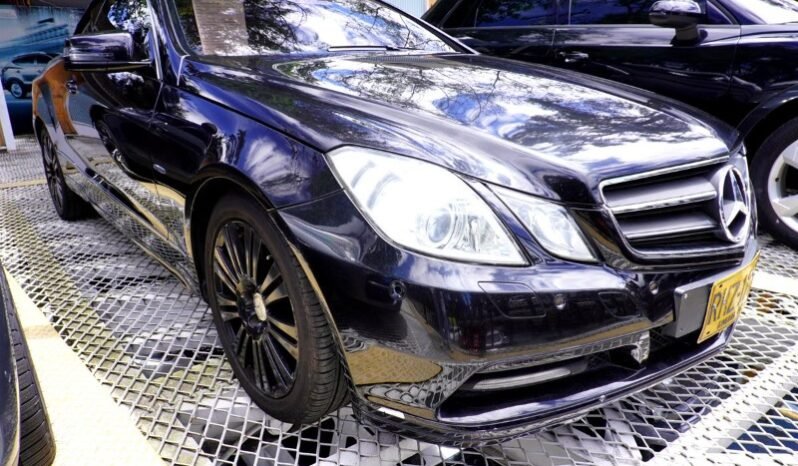 
								Mercedes-Benz E200 full									