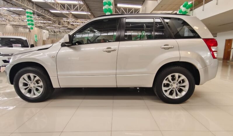 
								Suzuki Grand Vitara full									