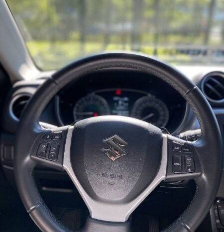 
								Suzuki Grand Vitara full									