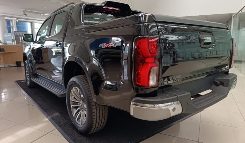 
								Chevrolet COLORADO full									