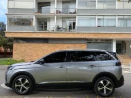 
										Peugeot 5008 GT full									