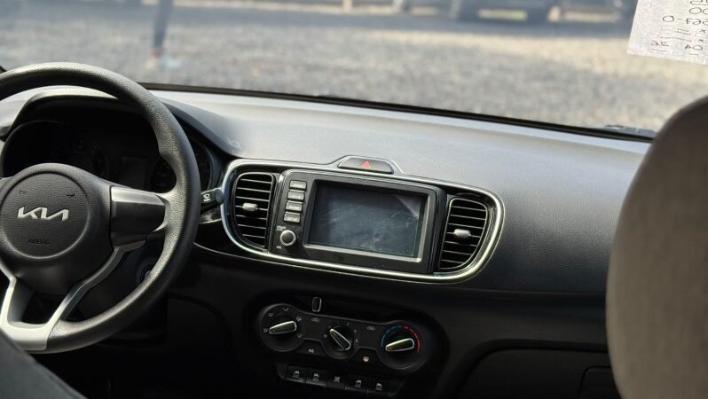 
								Kia Soluto full									