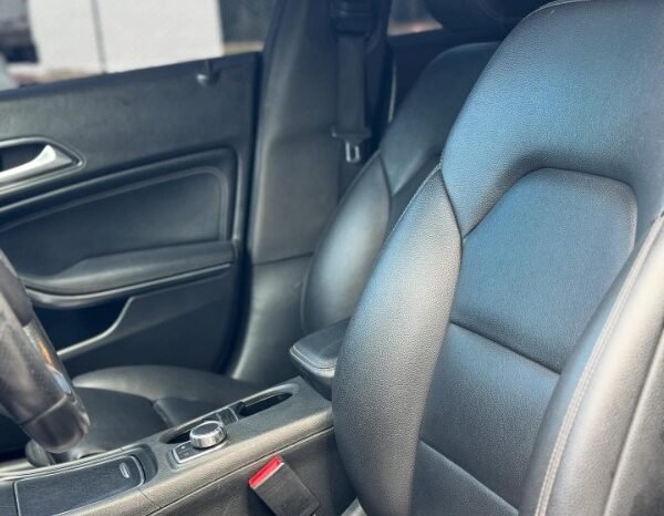 
								Mercedes-Benz class 180 full									