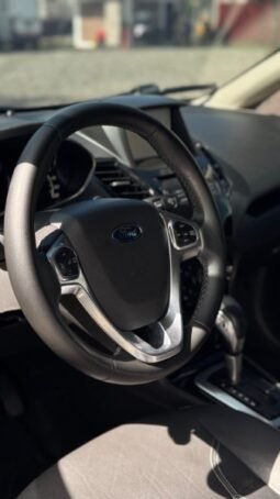 
										Ford Fiesta Titanium full									