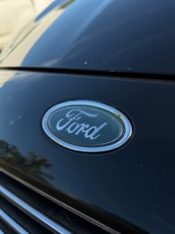 
										Ford Fiesta Titanium full									