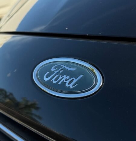 
								Ford Fiesta Titanium full									