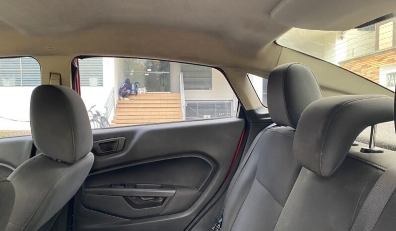 
								Ford Fiesta SE full									