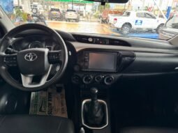 
										Toyota HILUX 4X4 full									