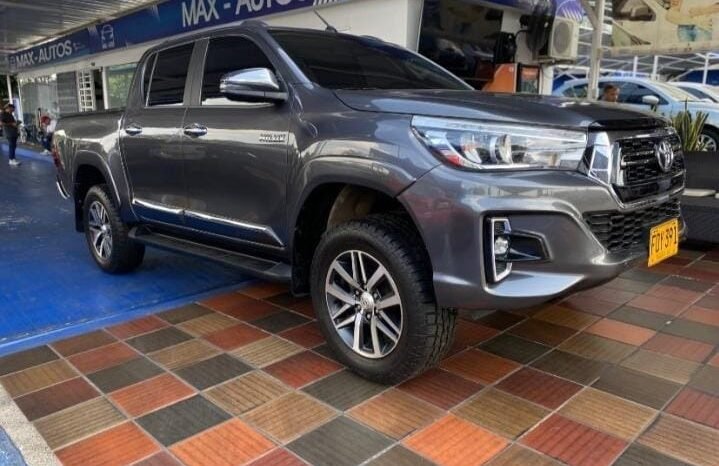 
								Toyota hilux revo 4×4 full									