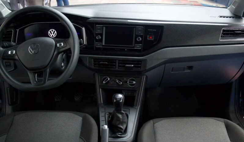 
								Volkswagen Polo full									