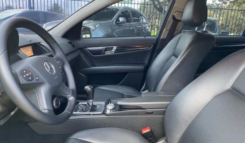 
								Mercedes-Benz C 180 full									