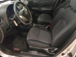
										Nissan Versa full									