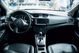 
										Nissan Versa full									