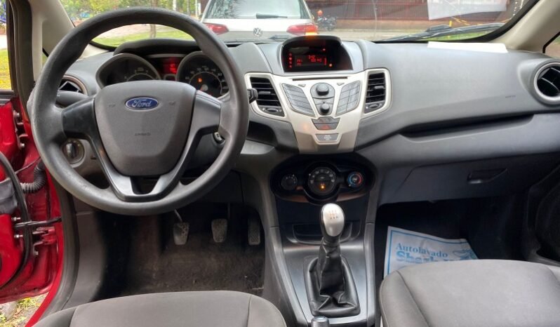 
								Ford Fiesta SE full									