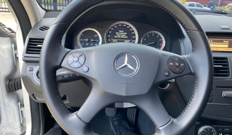 
								Mercedes-Benz C 180 full									
