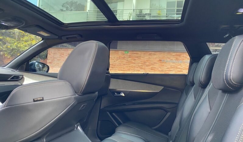 
								Peugeot 5008 GT full									
