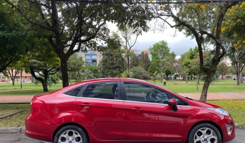 
								Ford Fiesta SE full									