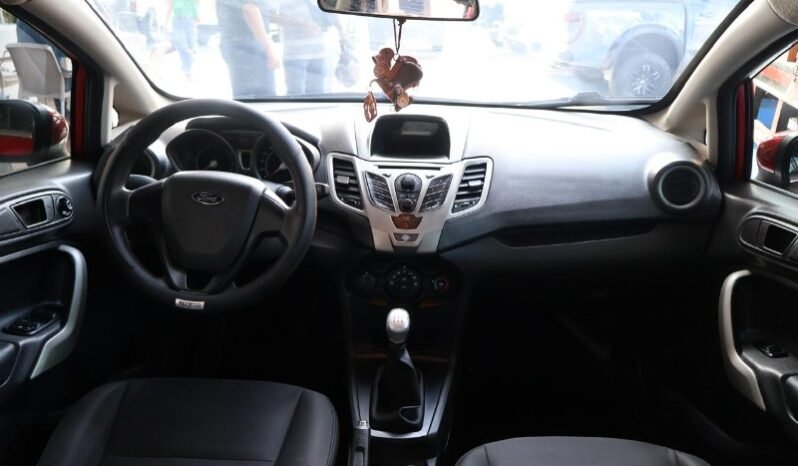 
								Ford Fiesta SE full									