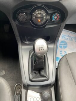 
										Ford Fiesta SE full									