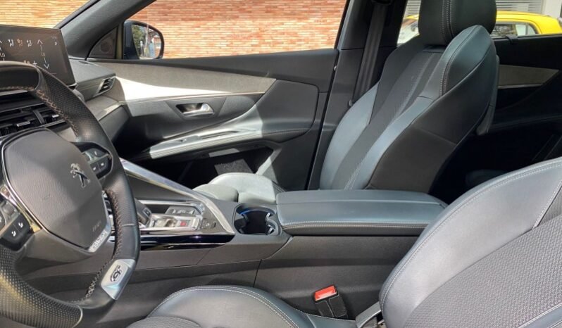 
								Peugeot 5008 GT full									