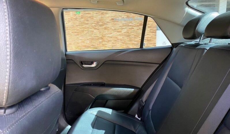 
								Kia Rio Zenith full									