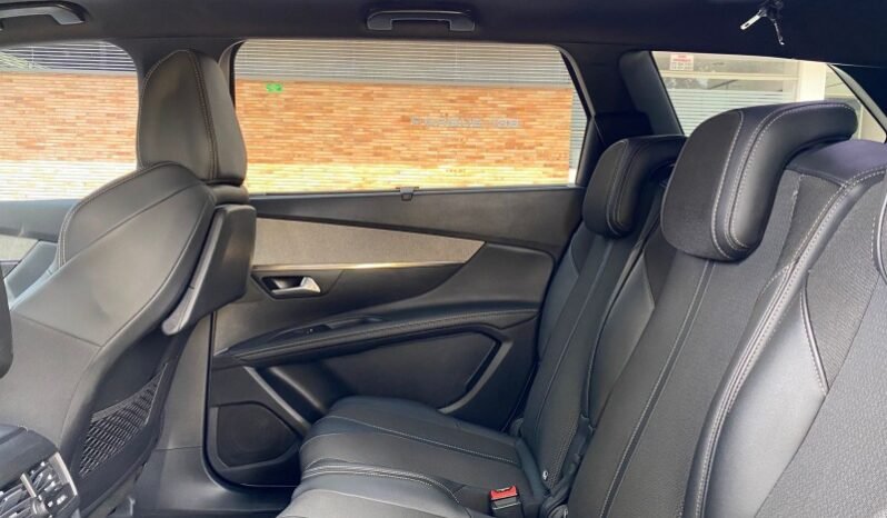 
								Peugeot 5008 GT full									