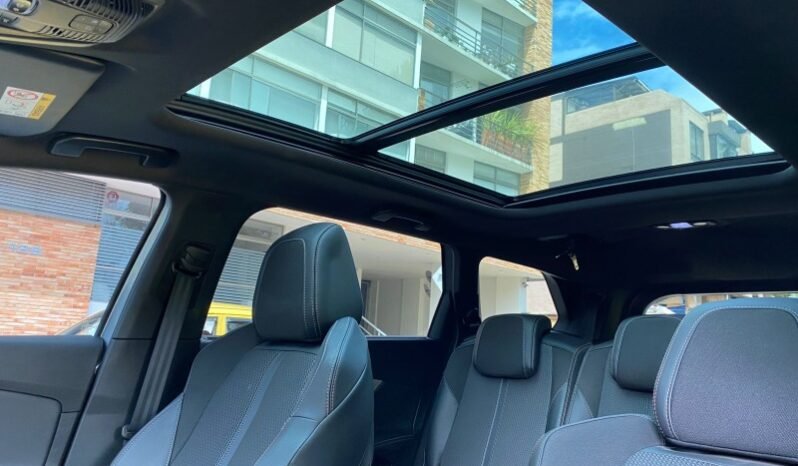 
								Peugeot 5008 GT full									
