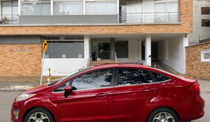 
								Ford Fiesta SE full									