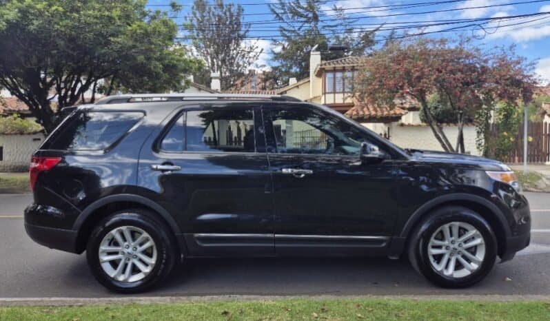 
Ford explorer xlt full									