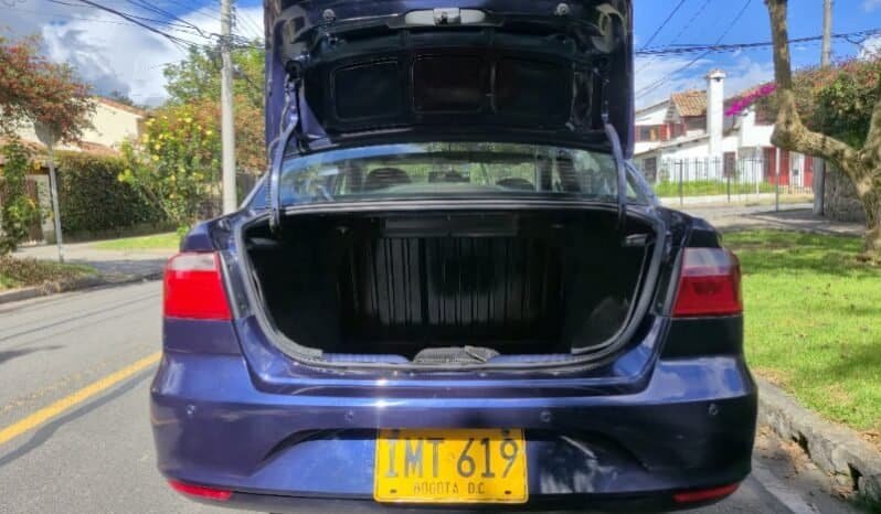 
Volkswagen Voyage full									