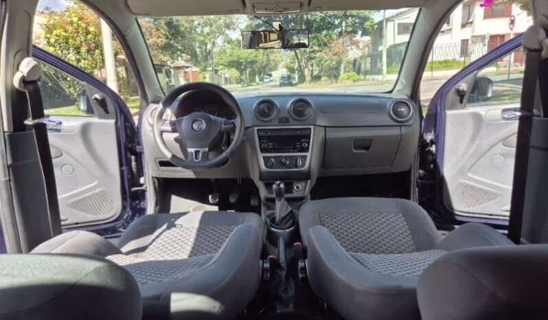 
Volkswagen Voyage full									