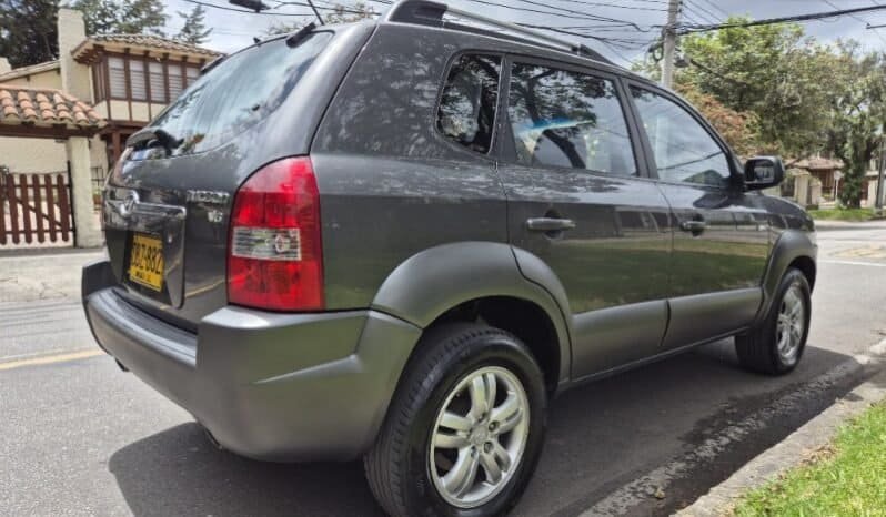 
Hyundai tucson at full									