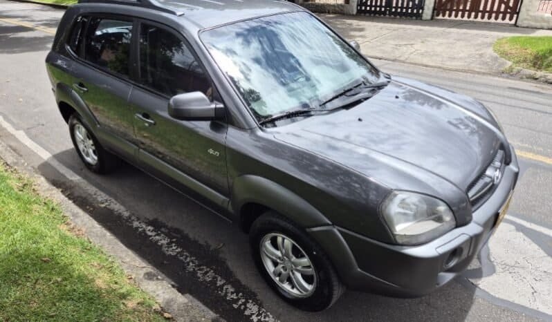 
Hyundai tucson at full									