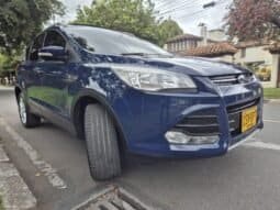 
Ford Escape SE full									