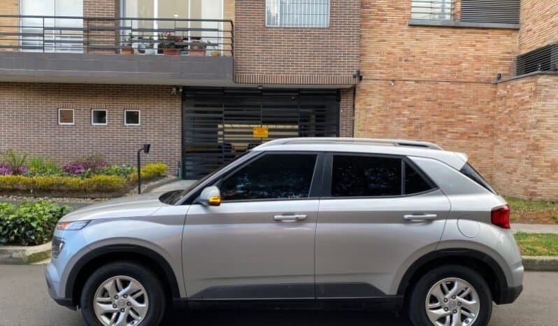 
Hyundai venue premium full									