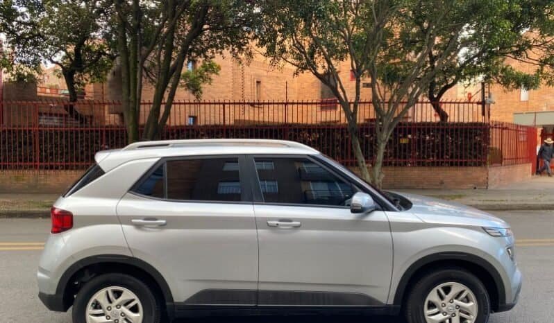 
Hyundai venue premium full									