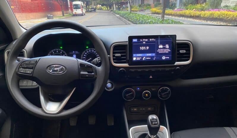 
Hyundai venue premium full									