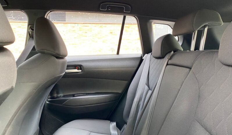 
								Toyota Corolla Cross full									