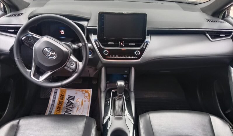 
								Toyota Corolla Cross full									