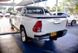 
										Toyota Hilux full									
