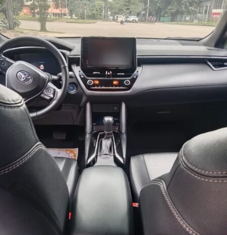
								Toyota Corolla Cross full									
